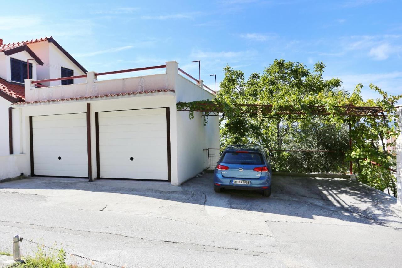 Apartments By The Sea Pisak, Omis - 1014 エクステリア 写真