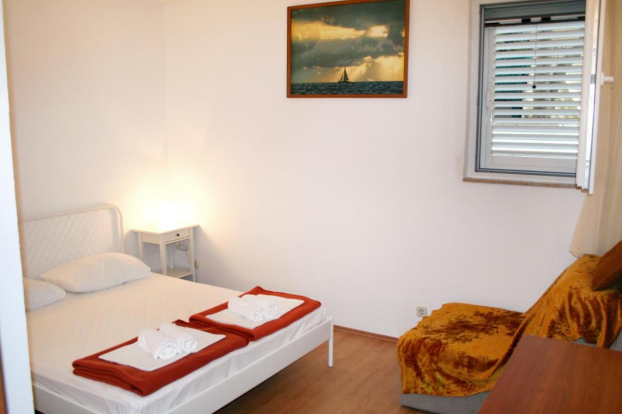 Apartments By The Sea Pisak, Omis - 1014 エクステリア 写真
